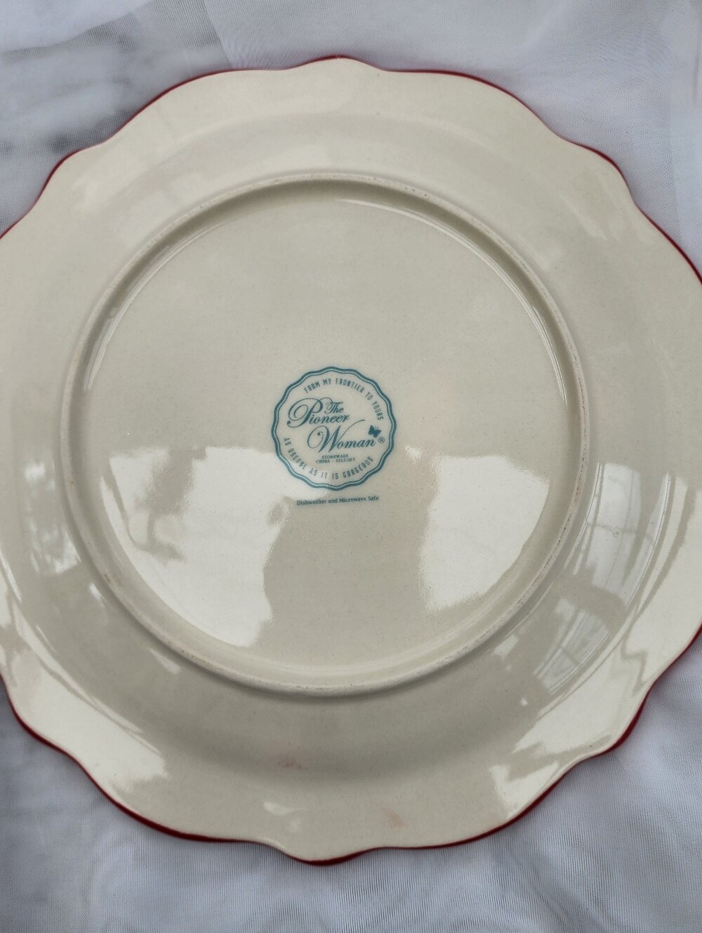 Four (4) Pioneer Woman Red & White Gingham w/Cow Pattern 8.5" Plates Never Used - Picture 5 of 8